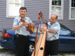 Dueto Serenata, bilingual psychotherapist Jorge Mendez, and Hispanic Yellow Pages publisher Clodomiro Falcon.